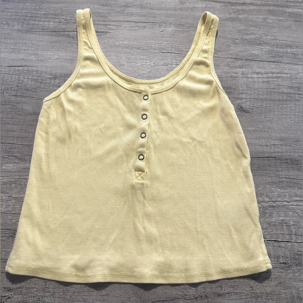 Wild fable Yellow Button Cropped Tank Top Size Medium